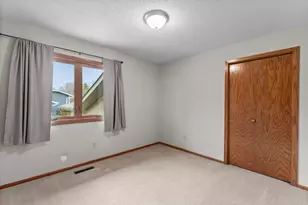 2800 Zanzibar Ln N, Plymouth, MN 55447 - Photo 14