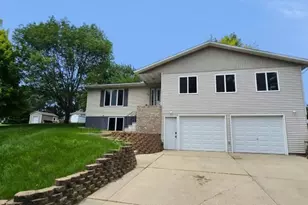 805 Louis Ave, Jackson, MN 56143 - Photo 1