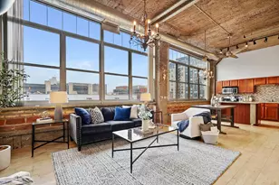 521 S 7th St, Minneapolis, MN 55415 - Photo 1