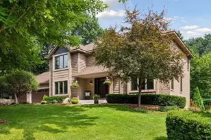 13760 Duluth Dr, Apple Valley, MN 55124 - Photo 1