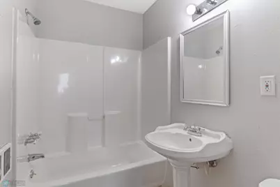 824 9th Street N, Fargo, ND 58102 - Photo 14