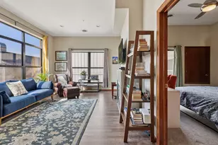 270 4th St E, Saint Paul, MN 55101 - Photo 16