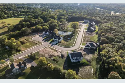 719 Ensconsed Way, Chaska, MN 55318 - Photo 4