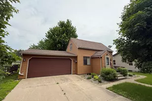 805 E Elm St, Redwood Falls, MN 56283 - Photo 2