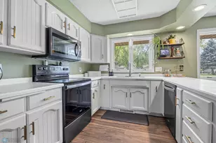 106 37th Ave S, Moorhead, MN 56560 - Photo 8