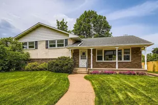 53 Morningside Dr, Saint Paul, MN 55119 - Photo 1