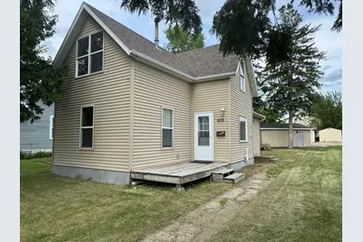 608 Duluth Avenue N, Thief River Falls, MN 56701 - Photo 1