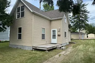 608 Duluth Ave N, Thief River Falls, MN 56701 - Photo 1