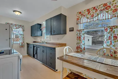 801 Olena Avenue SE, Willmar, MN 56201 - Photo 6