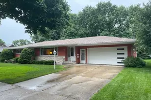 1405 8th St NW, Austin, MN 55912 - Photo 1