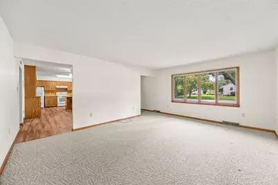 226 Ash Avenue, Bird Island, MN 55310 - Photo 10