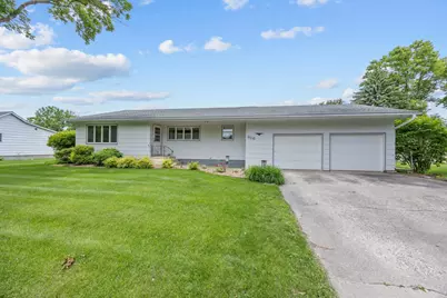 226 Ash Avenue, Bird Island, MN 55310 - Photo 2