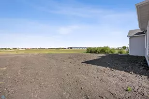 2924 Prairie Farms Cir S, Fargo, ND 58104 - Photo 46