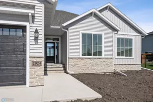 2924 Prairie Farms Cir S, Fargo, ND 58104 - Photo 4