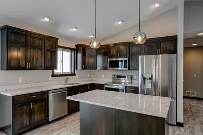 492 Coyote Way, New Richmond, WI 54017 - Photo 2