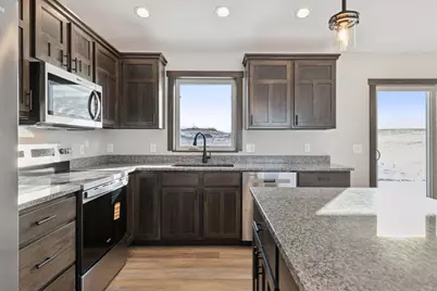 492 Coyote Way, New Richmond, WI 54017 - Photo 8