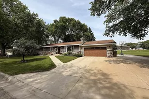 112 Orchard Cir, Montevideo, MN 56265 - Photo 4