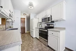 2440 15th St S, Fargo,  58103 - Photo 4