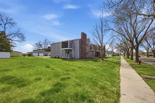 2440 15th St S, Fargo,  58103 - Photo 2
