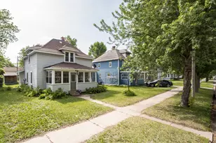 610 2nd St SW, Wadena, MN 56482 - Photo 2