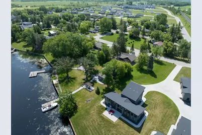 403 Riverview Drive SE, Warroad, MN 56763 - Photo 8