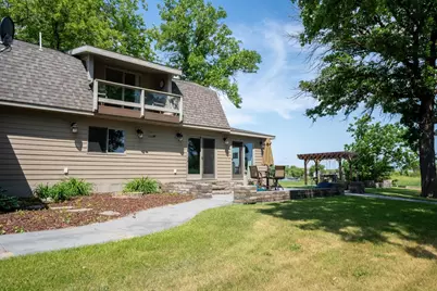 403 Riverview Drive SE, Warroad, MN 56763 - Photo 2