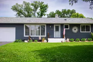 306 N 4th St, La Crescent, MN 55947 - Photo 1