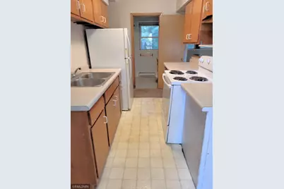 545 Birchcrest Drive #4, River Falls, WI 54022 - Photo 8