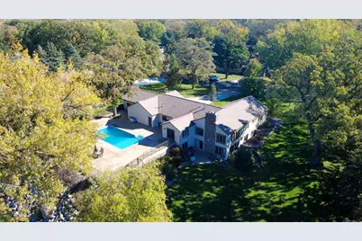 660 Lakewood Drive SW, Hutchinson, MN 55350 - Photo 2