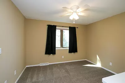 660 Lakewood Drive SW, Hutchinson, MN 55350 - Photo 16