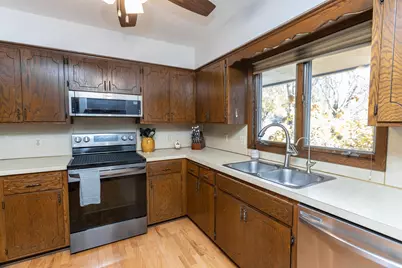 301 Nottingham Court, North Mankato, MN 56003 - Photo 12