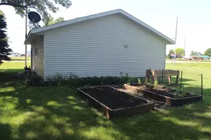 402 W 1st St, Sherburn, MN 56171 - Photo 36