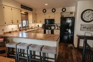 402 W 1st St, Sherburn, MN 56171 - Photo 8