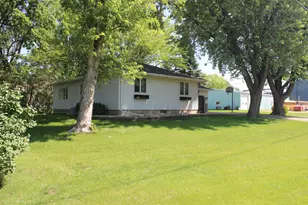 402 W 1st St, Sherburn, MN 56171 - Photo 42
