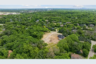 12806 Woodhaven Place, Minnetonka, MN 55305 - Photo 4