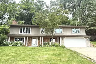 2611 Kyle Ave N, Golden Valley, MN 55422 - Photo 2