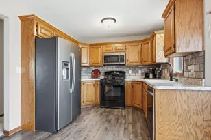 9118 Ashley Terrace, Brooklyn Park, MN 55443 - Photo 8