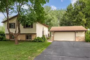 37 Ben Nevis Ln, Waite Park, MN 56387 - Photo 2