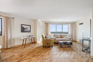 78 10th St E, Saint Paul, MN 55101 - Photo 10