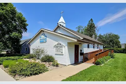 711 5th Avenue SW, Pipestone, MN 56164 - Photo 1