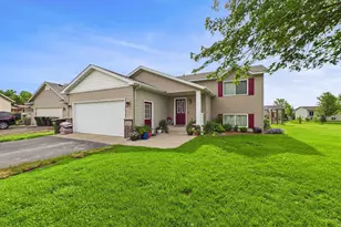 810 Deerberry Ct, Albany, MN 56307 - Photo 1