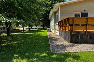 226 N Central Ave, Truman, MN 56088 - Photo 8