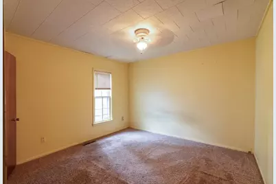 421 S Moore Street, Blue Earth, MN 56013 - Photo 14