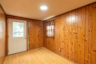 421 S Moore St, Blue Earth, MN 56013 - Photo 8