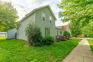 421 S Moore St, Blue Earth, MN 56013 - Photo 2