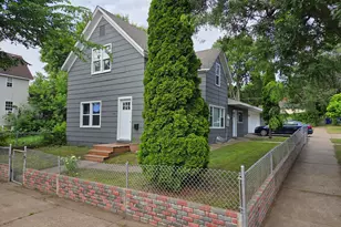983 Marion St, Saint Paul, MN 55117 - Photo 1