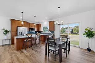 239 Stonelake Dr SE, Rochester, MN 55904 - Photo 4