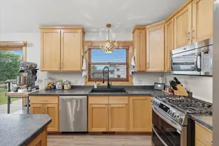 1647 Valley Quail Dr, River Falls, WI 54022 - Photo 10