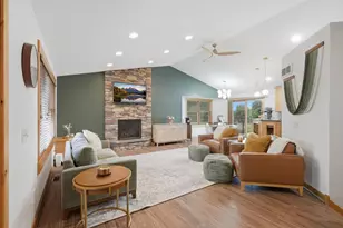 1647 Valley Quail Dr, River Falls, WI 54022 - Photo 4