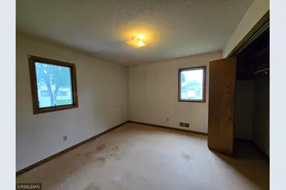 305 W 3rd Street, Winthrop, MN 55396 - Photo 22